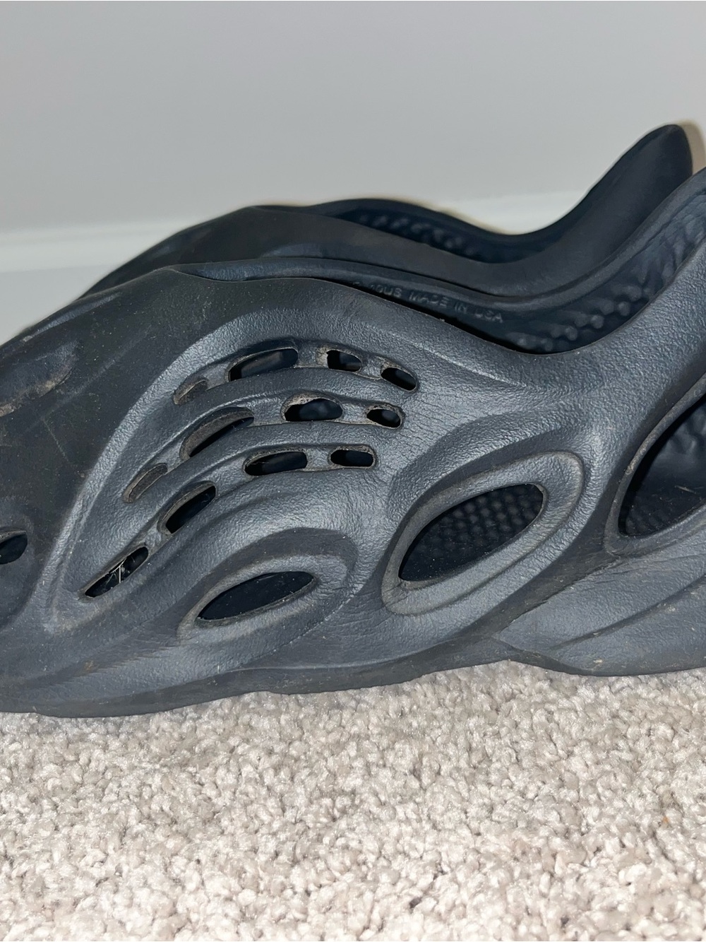 Yeezy Foam Runner in Black